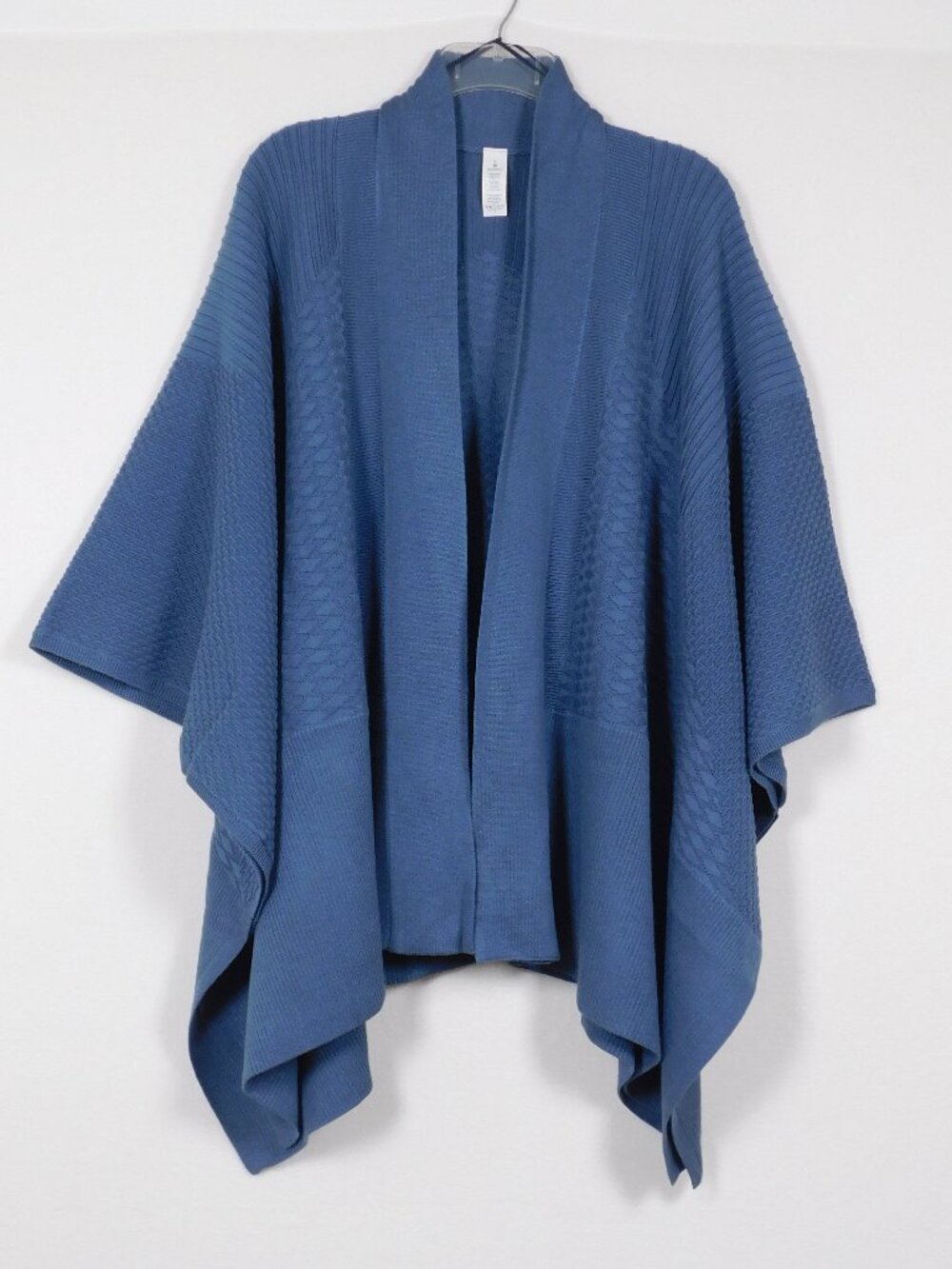 Lululemon Dream Weaver Cashmere Blend Wrap in Code Blue One Size